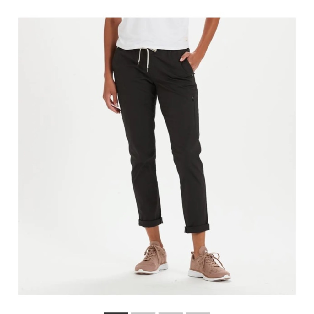 VUORI Women Ripstop pants. Size XL.